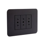 Toma corriente Triple 10A Negro Armado MatixGO