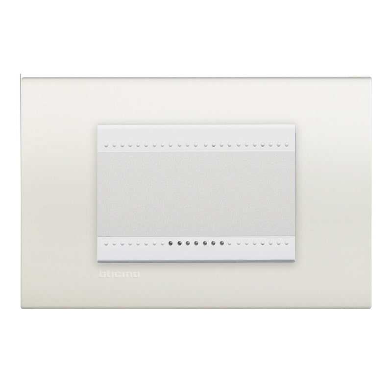 Interruptor de 3 Vías 9/24 16A 250V Armado con Placa Blanco  Living Light