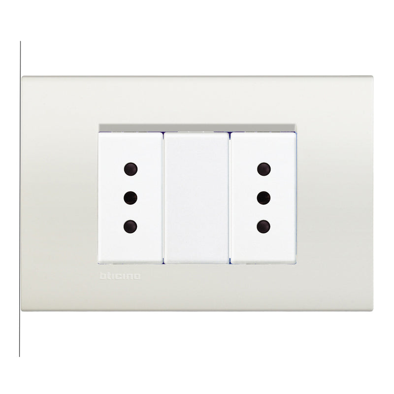 Toma Doble 2P+T 10A 250V Armada con Placa  Blanco  Living Light